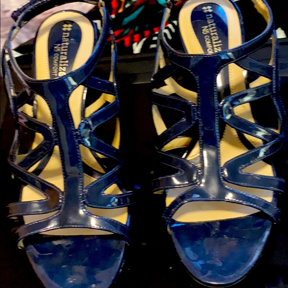 Navy blue heels